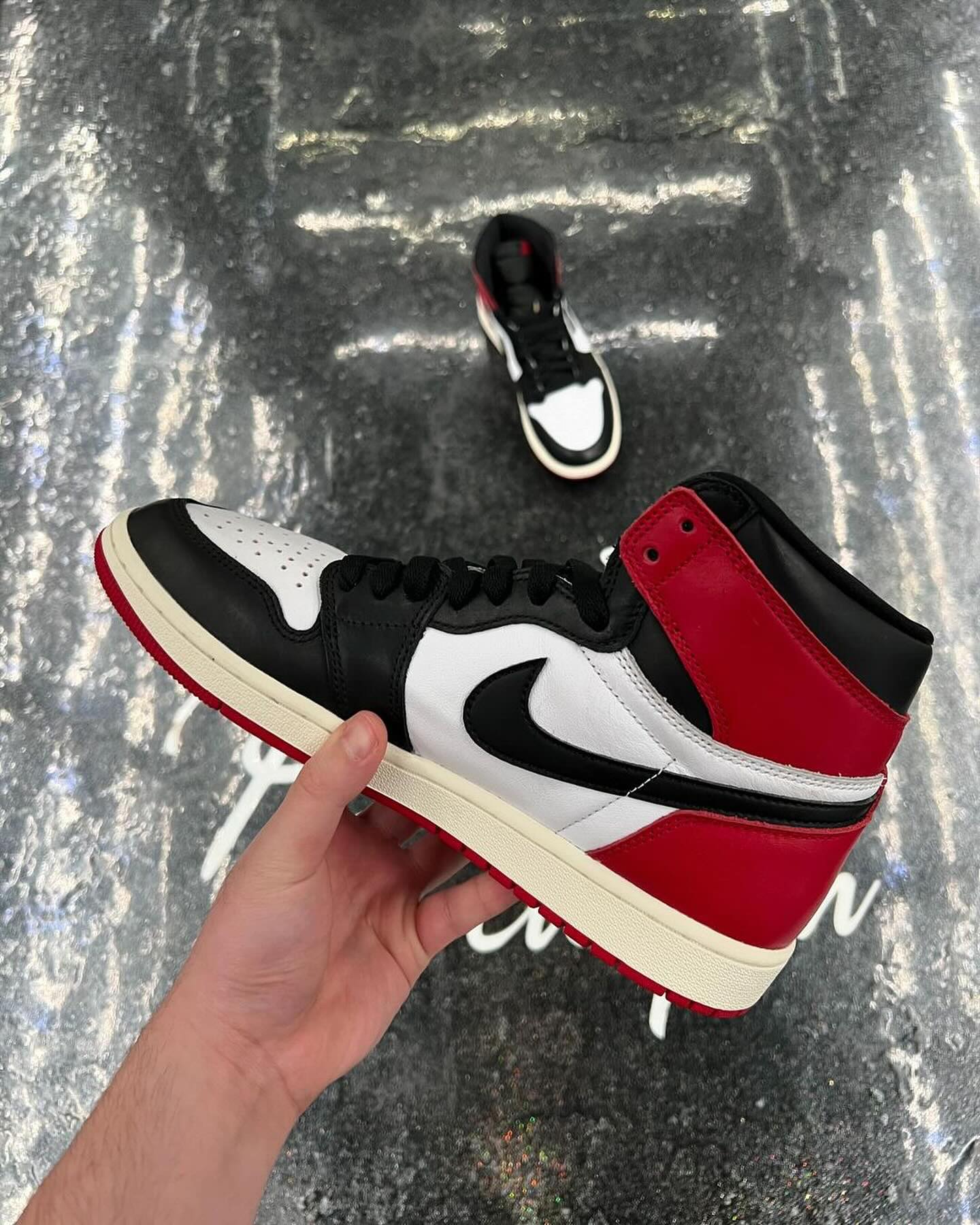 NIKE AIR JORDAN 1 “BLACK TOE REIMAGINED” のディテール画像が公開