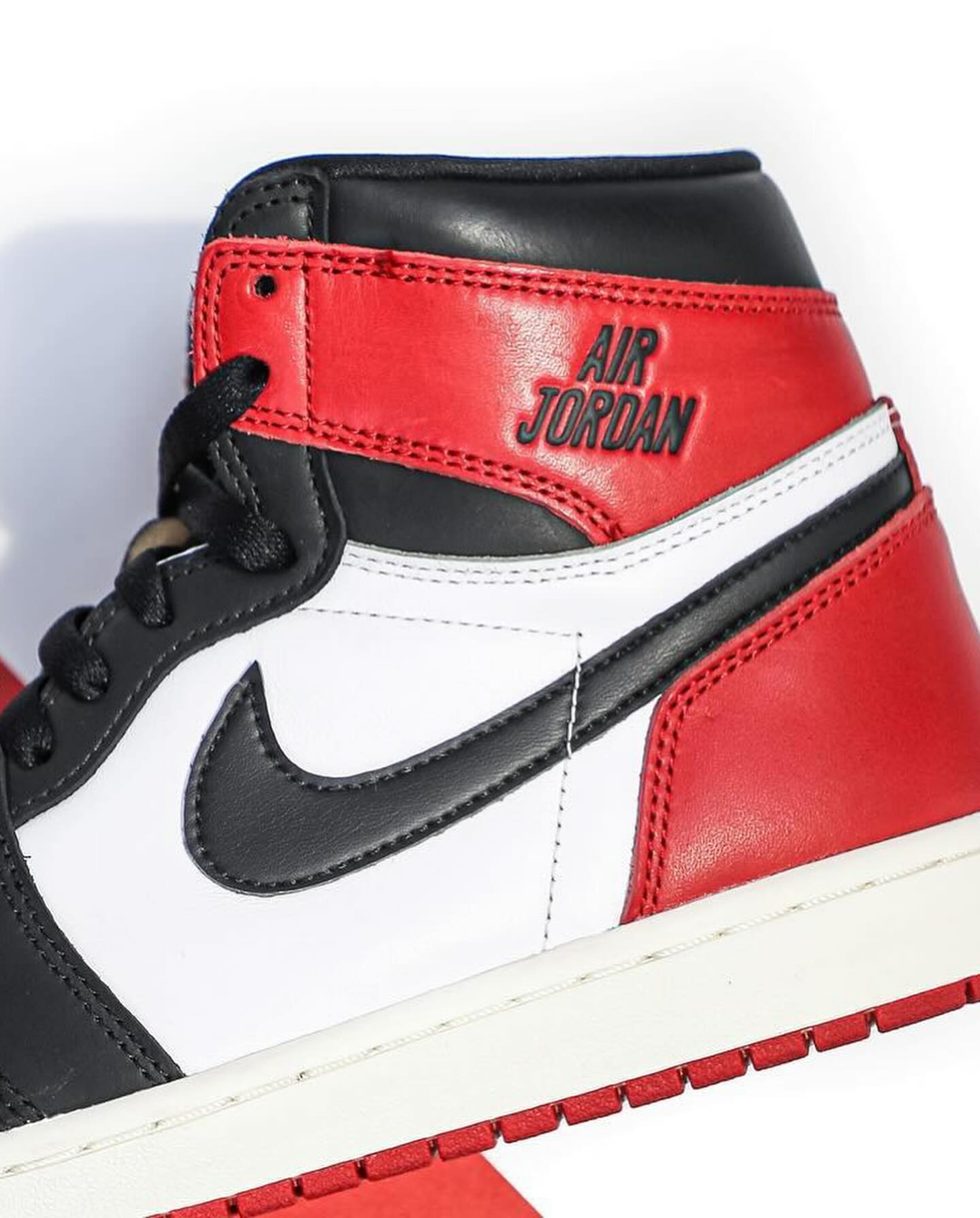 NIKE AIR JORDAN 1 “BLACK TOE REIMAGINED” のディテール画像が公開