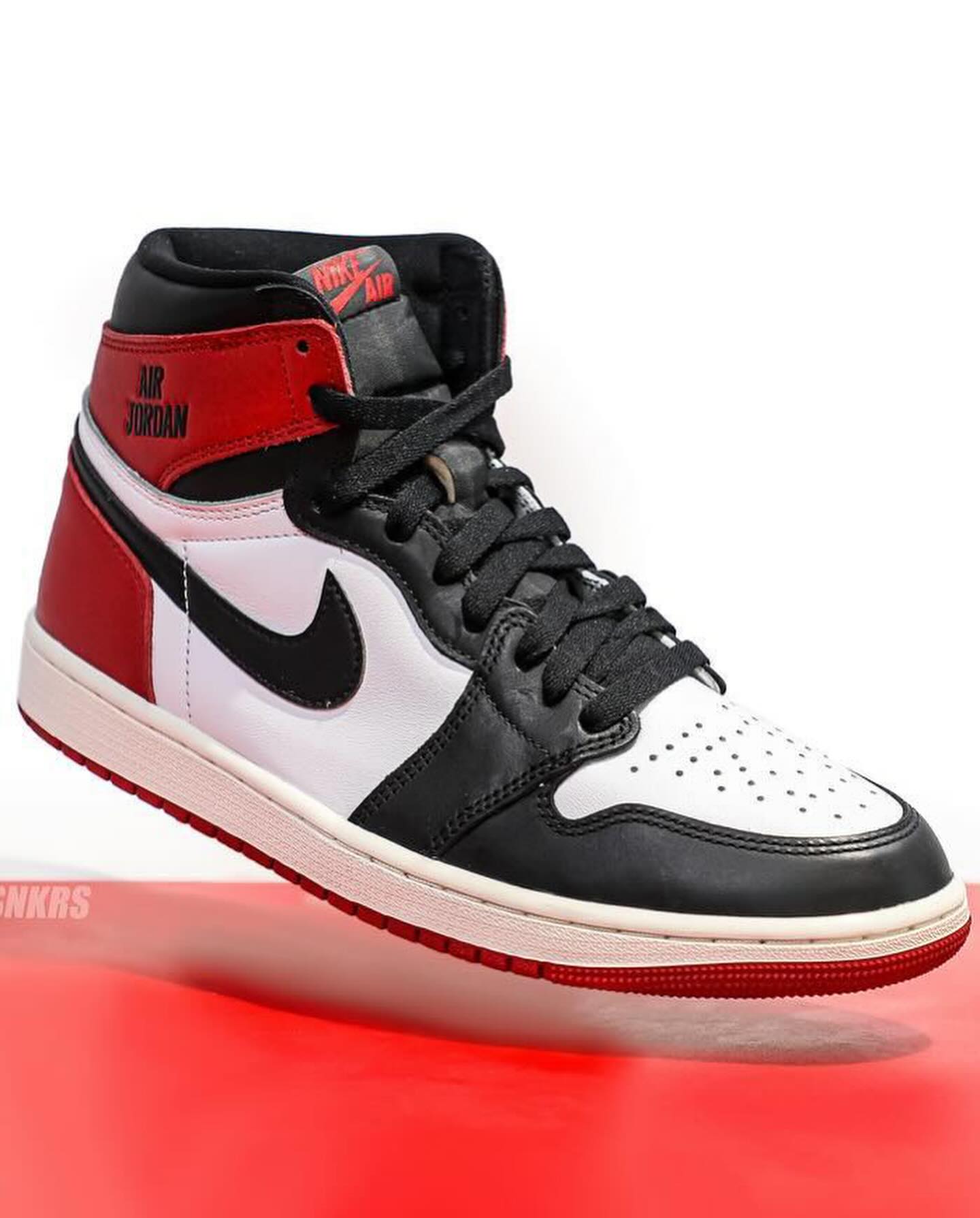 NIKE AIR JORDAN 1 “BLACK TOE REIMAGINED” のディテール画像が公開