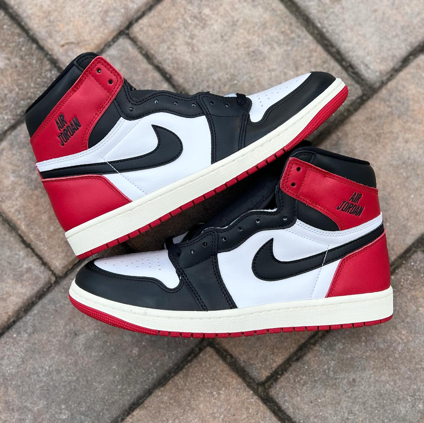 NIKE AIR JORDAN 1 “BLACK TOE REIMAGINED” の最新画像が公開