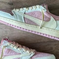 Travis Scott x NIKE AIR JORDAN 1 LOW “Shy Pink” のディテール画像が公開