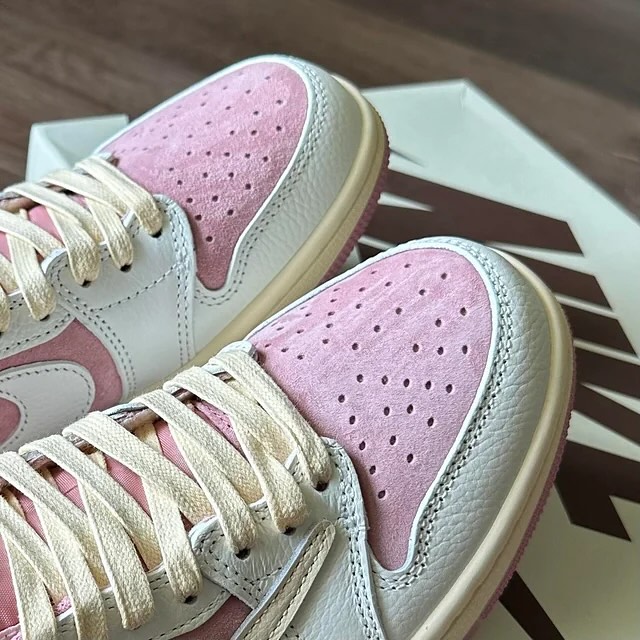 Travis Scott x NIKE AIR JORDAN 1 LOW “Shy Pink” のディテール画像が公開