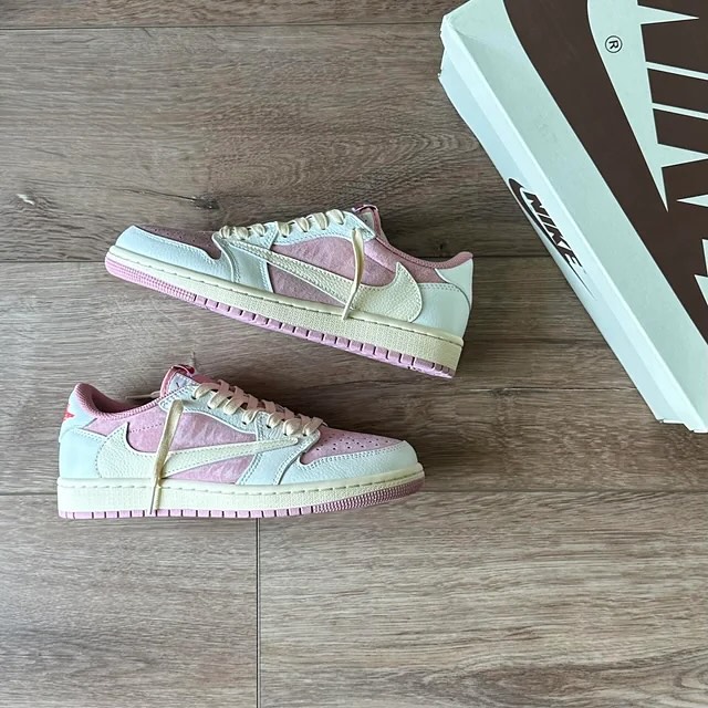 Travis Scott x NIKE AIR JORDAN 1 LOW “Shy Pink” のディテール画像が公開