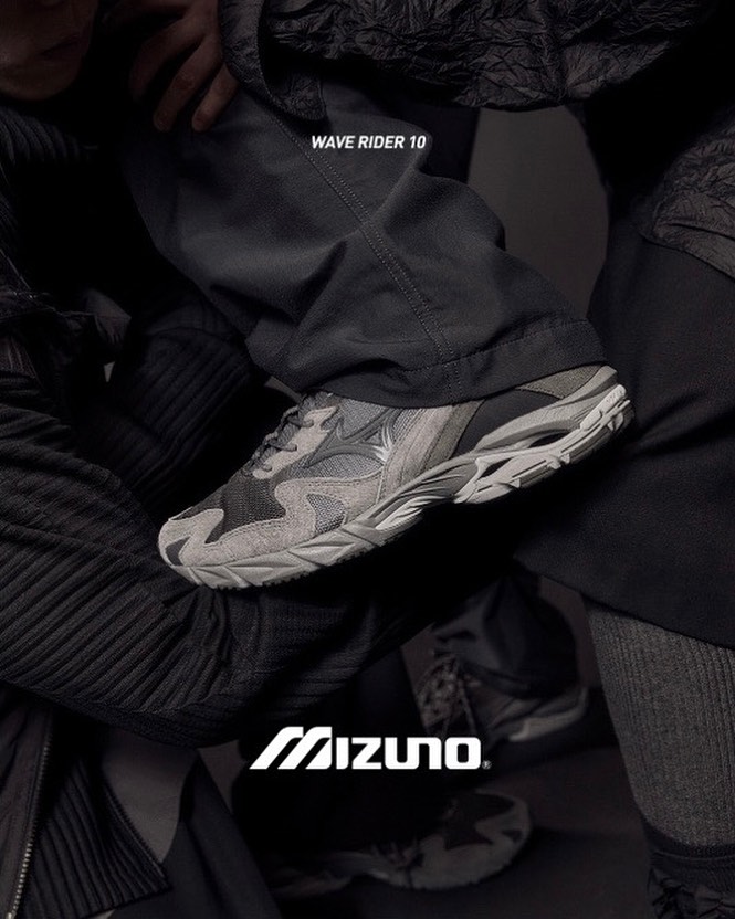 Mizuno × SLOW STEADY CLUB の初コラボスニーカー WAVE RIDER10 が発売