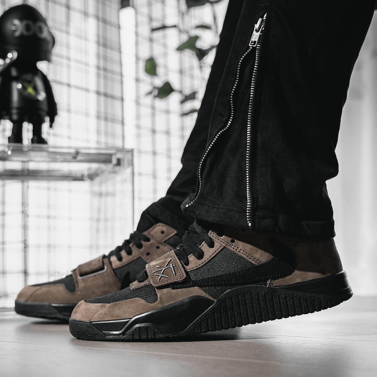 Travis Scott × JORDAN JUMPMAN JACK “MOCHA” の着用ヴィジュアルが公開