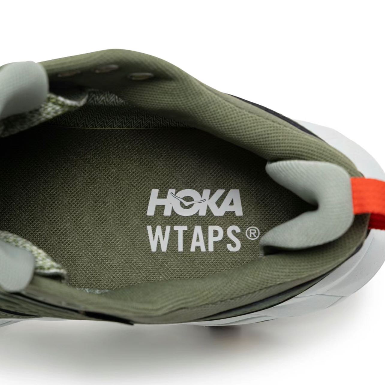 WTAPS®︎ と HOKA® がコラボか