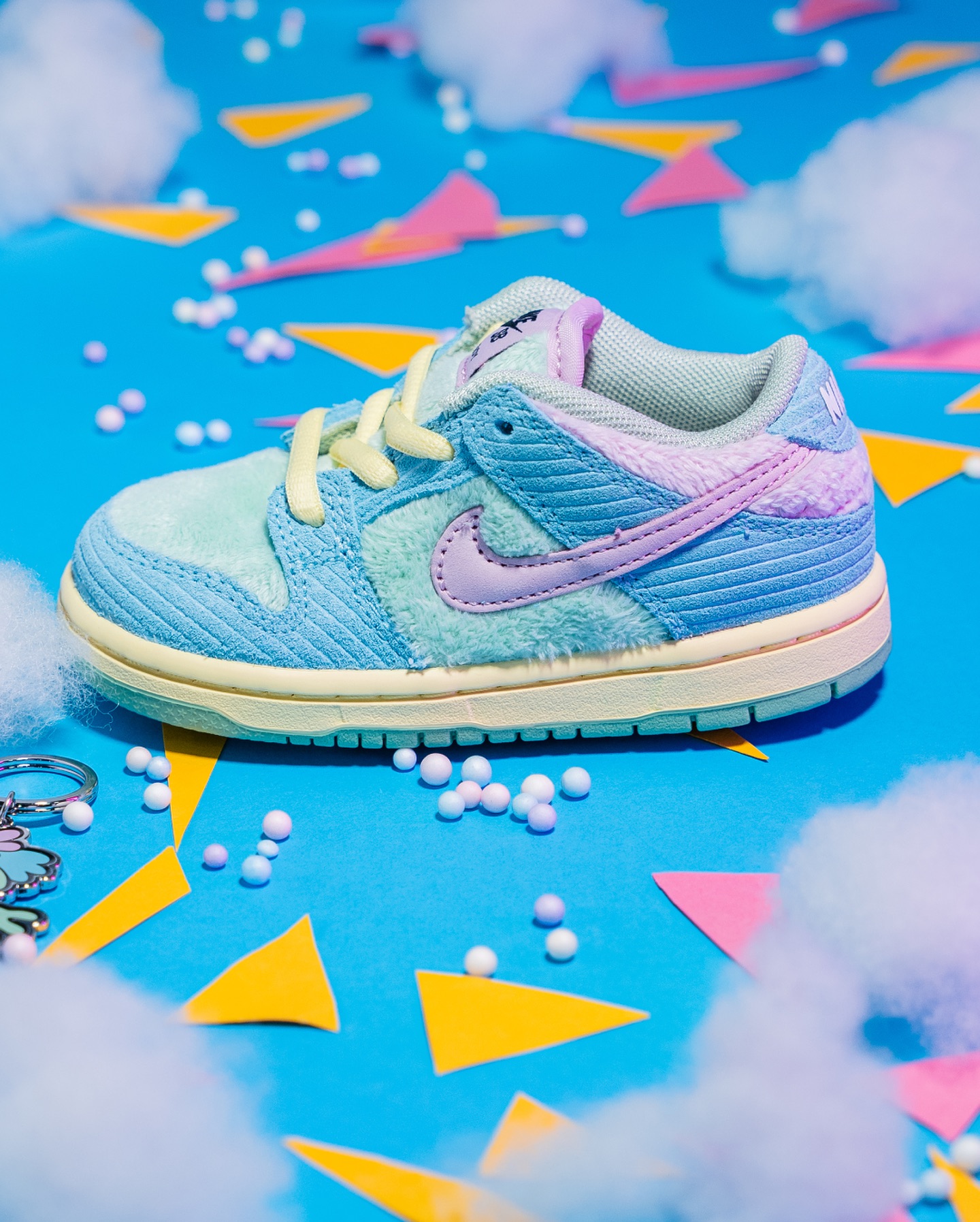 海外ショップが VERDY × NIKE SB DUNK LOW “VISTY” の発売を告知