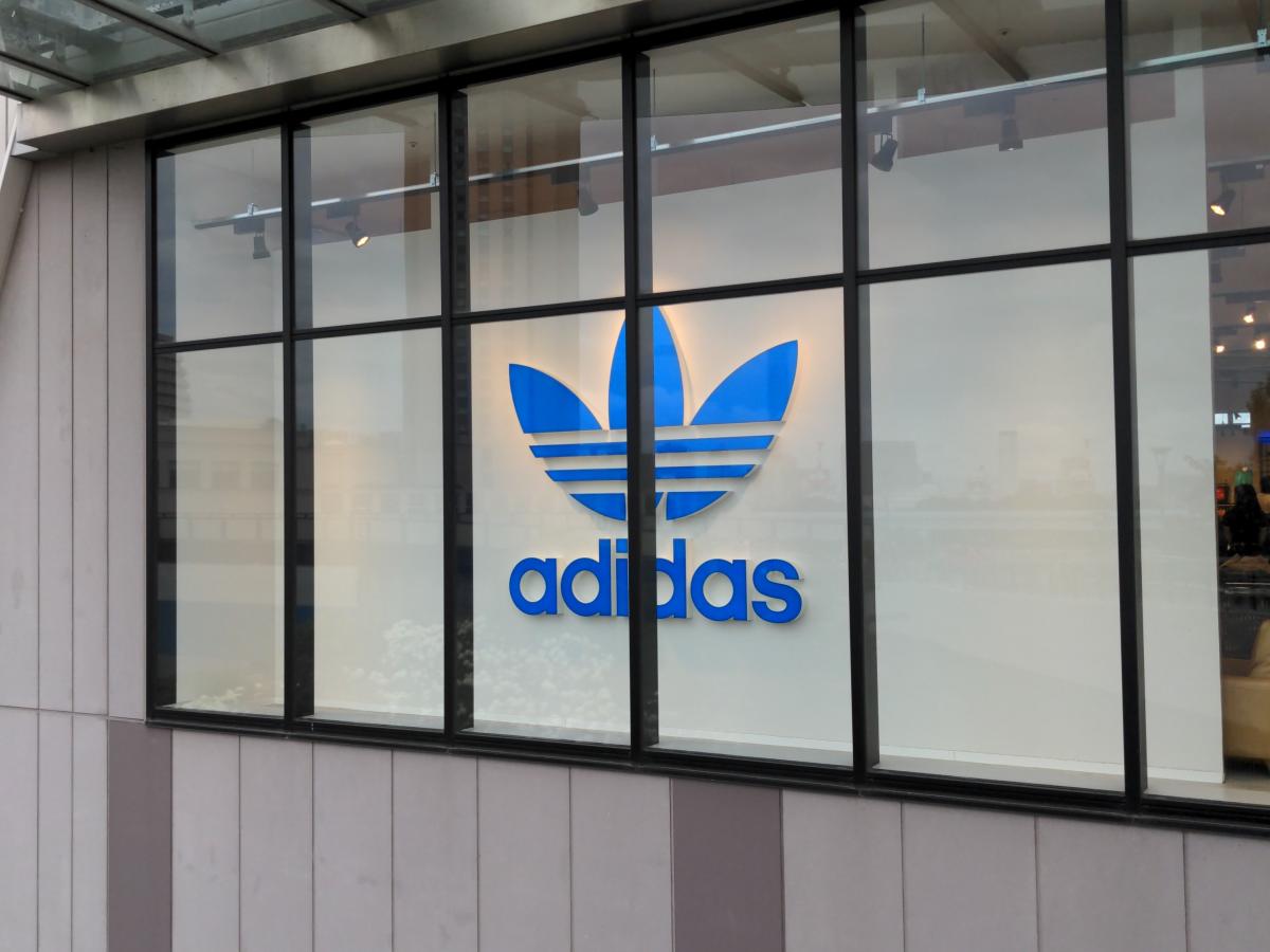 adidas 中国支社が横領と賄賂巡り内部告発