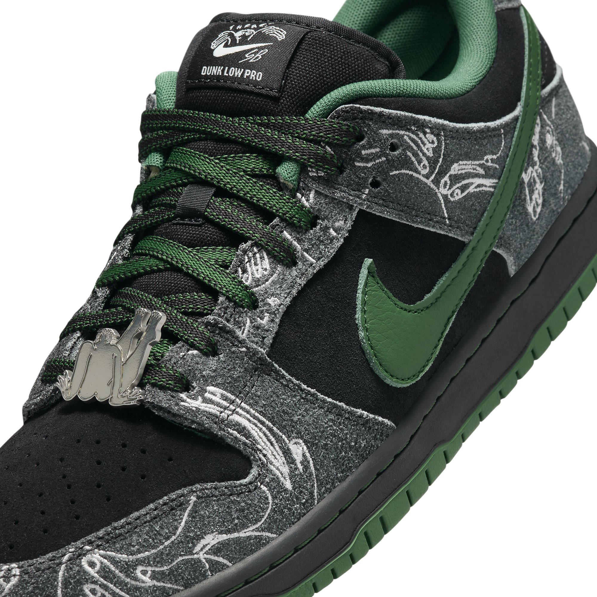 There Skateboards × NIKE SB DUNK LOW のオフィシャル画像が公開