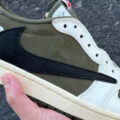 Travis Scott × NIKE AIR JORDAN 1 LOW “OLIVE” の発売延期情報がリーク