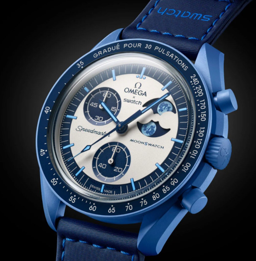 OMEGA × Swatch による MOONSWATCH の新作 MISSION TO THE SUPER BLUE MOONPHASE が登場