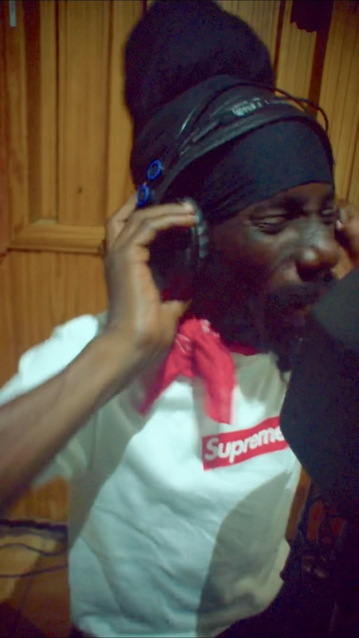 Supreme と レゲエアーティスト SIZZLA の2024年秋冬コラボが登場か