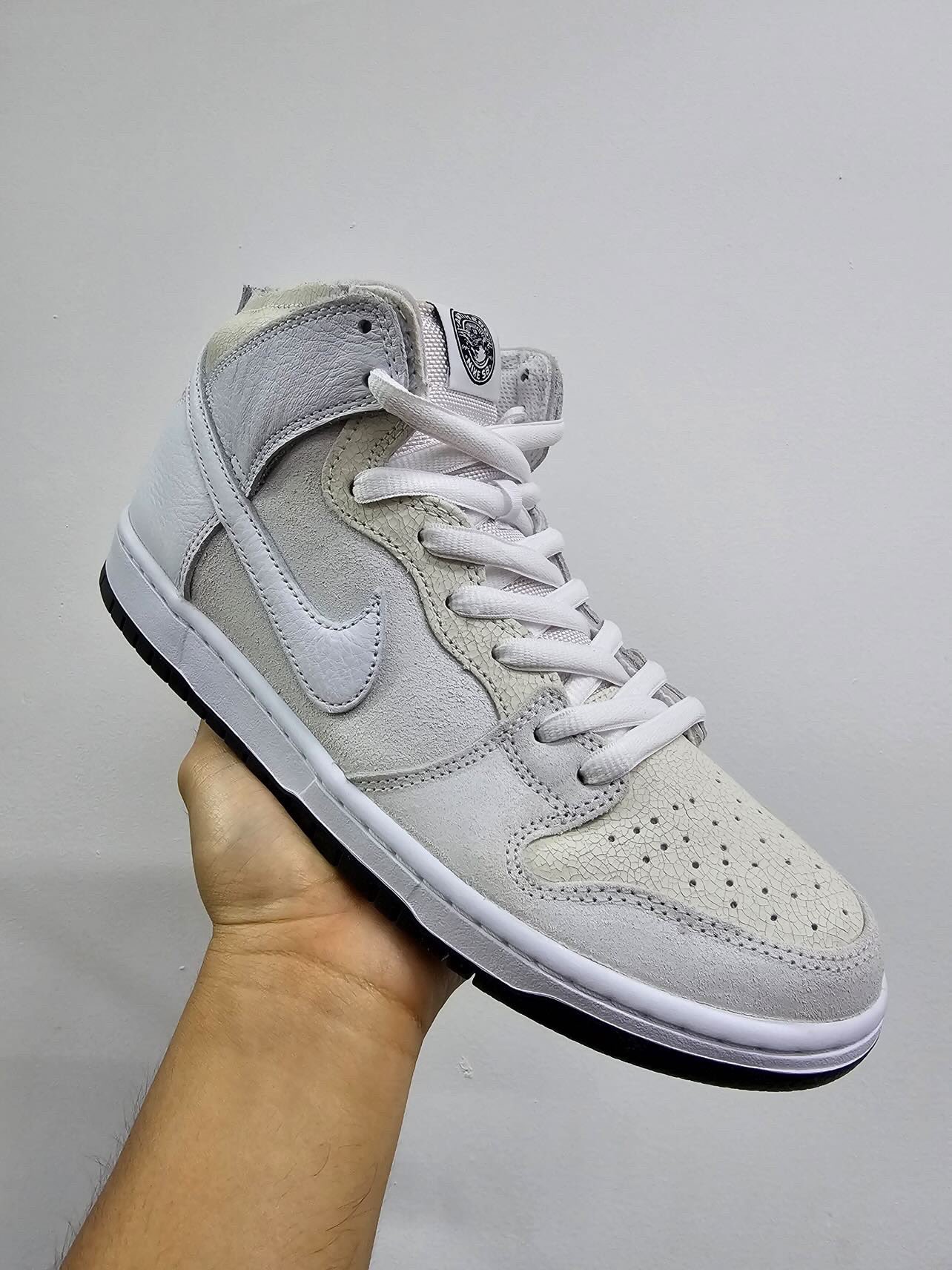 ANTIHERO × NIKE SB DUNK HIGH のファーストルックが公開