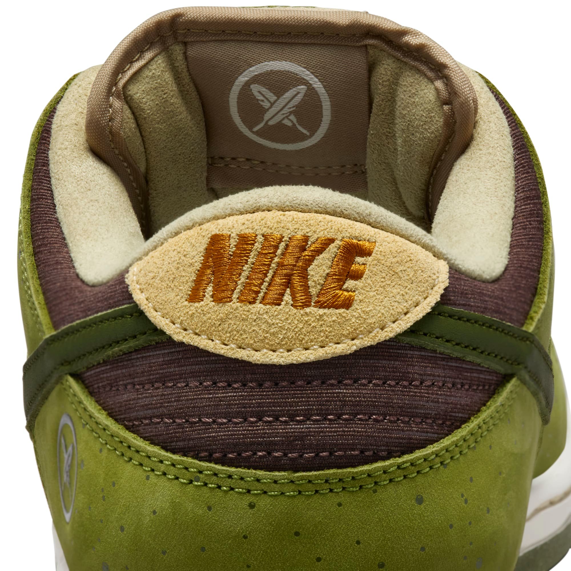 堀米 雄斗 × NIKE SB DUNK LOW "Asparagus" のオフィシャル画像が公開