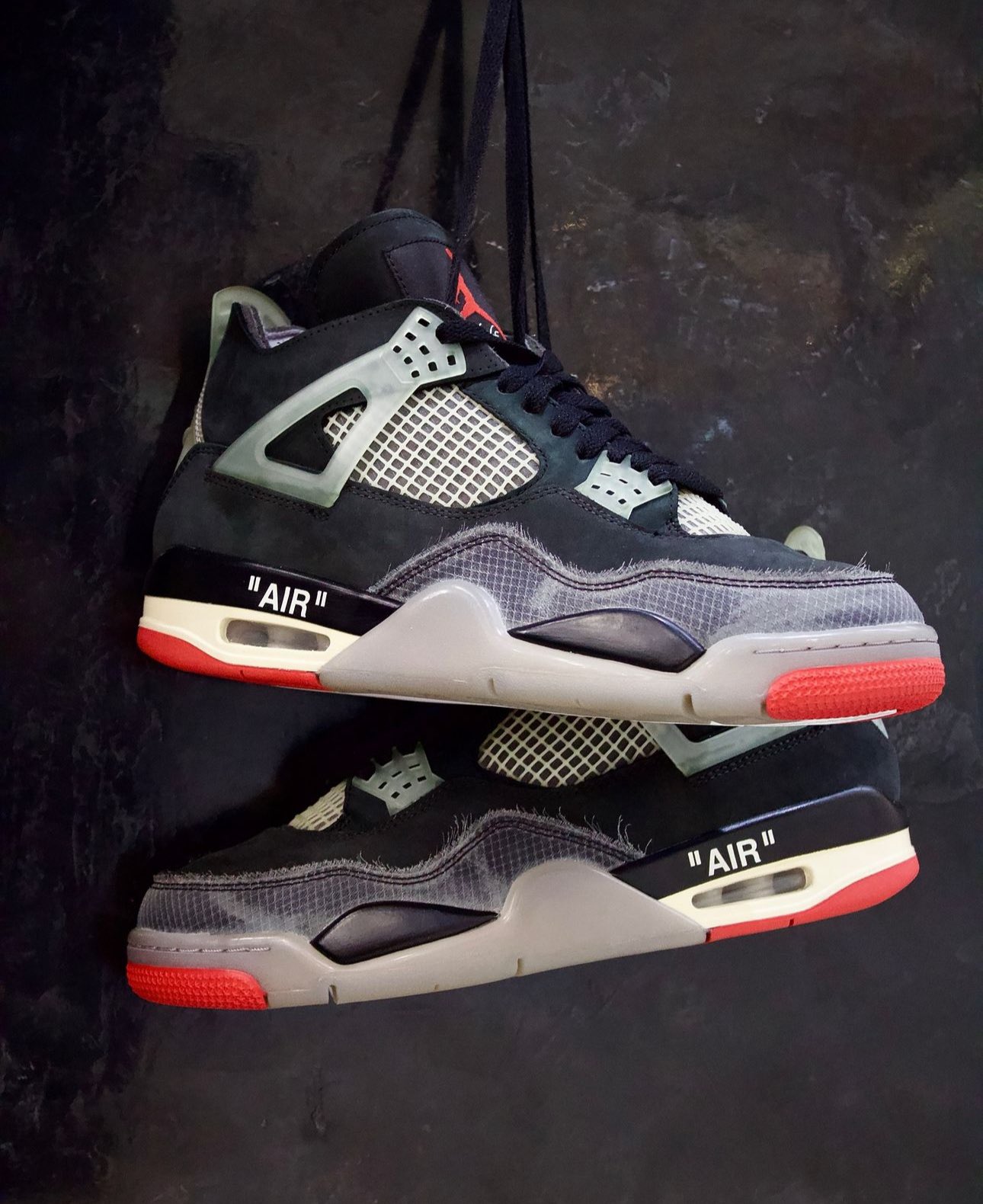 Off-White™ × NIKE AIR JORDAN 4 “BRED” の新画像が公開