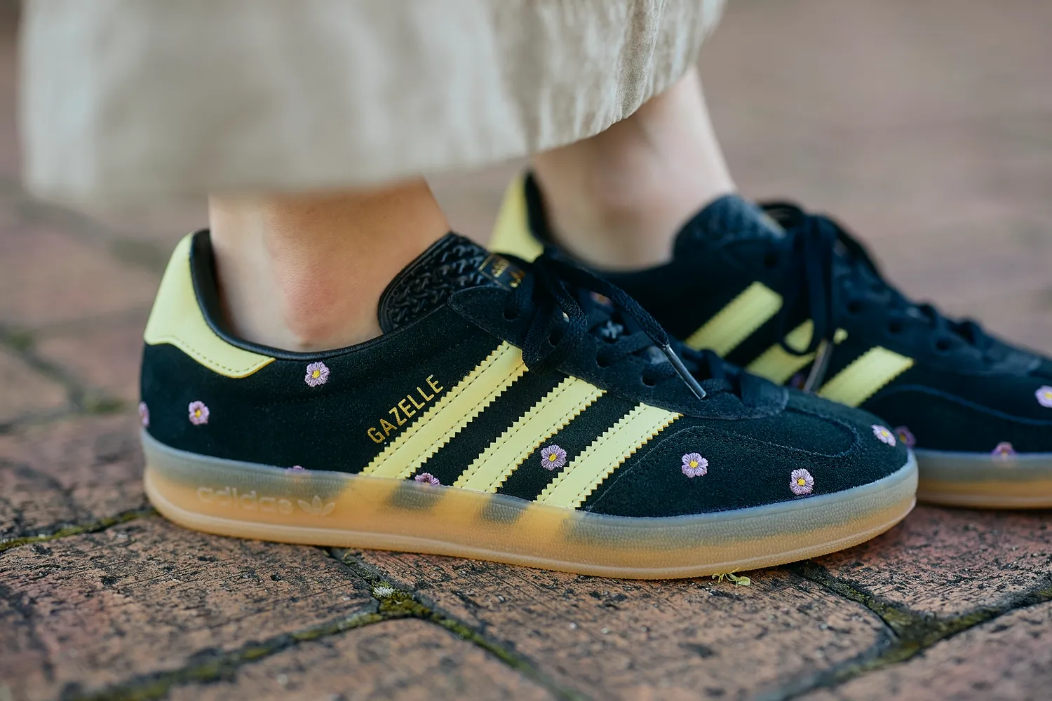 adidas Originals より SAMBA OG、Gazelle Indoor “Floral Pack” が登場