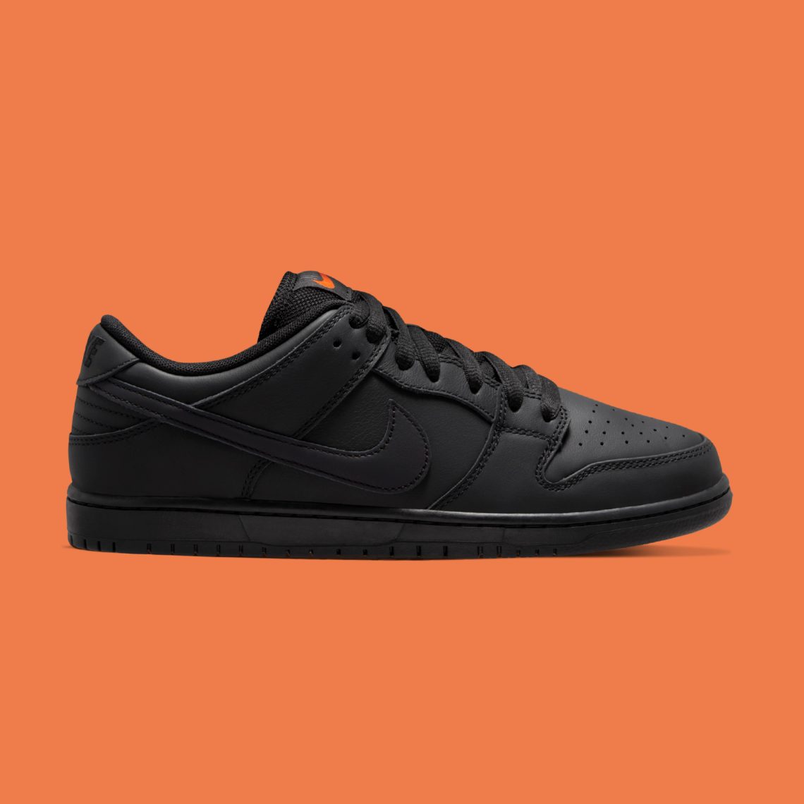 NIKE SB DUNK LOW PRO ISO “Triple Black” が公開