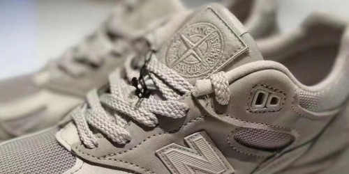 Stone Island × New Balance の新作コラボスニーカーが公開