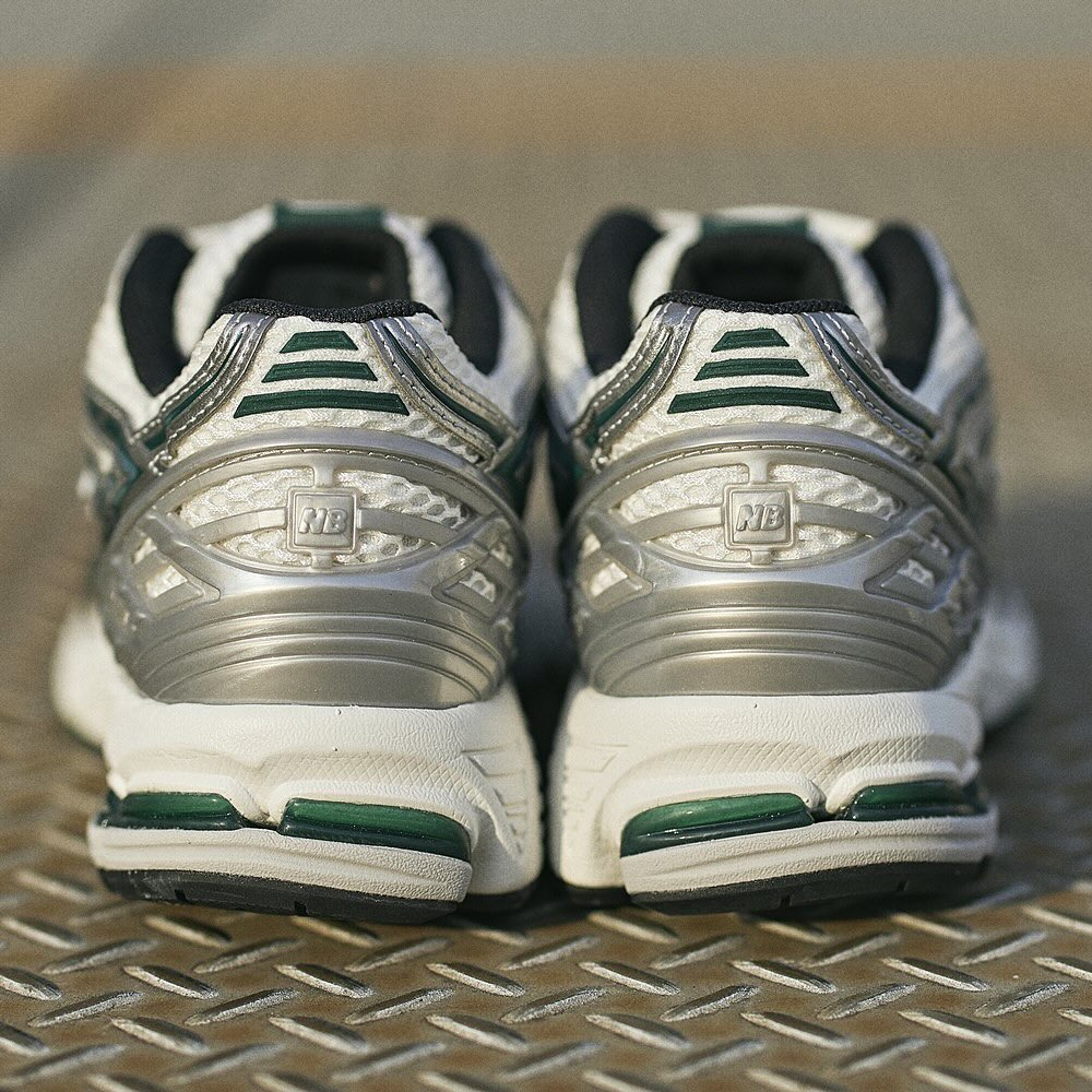 New Balance M1906R “Silver/Black” “Silver/Green” 8月21日(水)発売