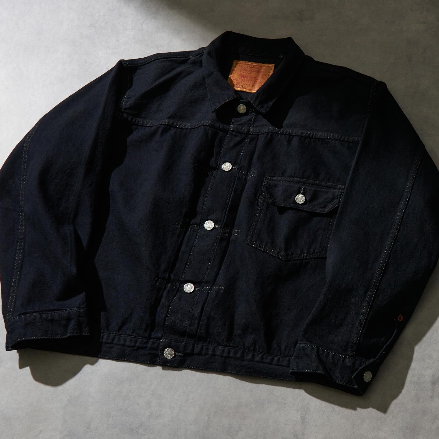 Levi’s® の 1936 TYPE I JACKET ブラックオーバーダイモデルが限定発売