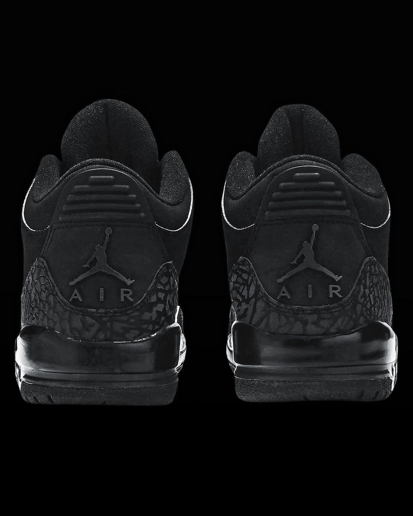 NIKE AIR JORDAN 3 “BLACK CAT” の発売日が公開