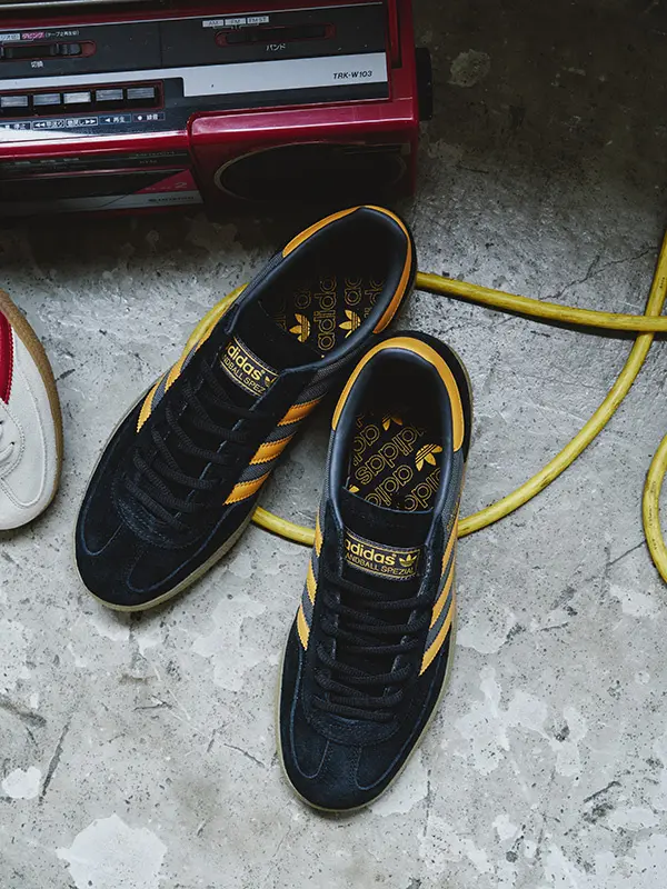 URBAN RESEARCH DOORS 別注となる adidas Originals HANDBALL SPEZIAL が発売