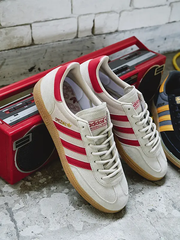 URBAN RESEARCH DOORS 別注となる adidas Originals HANDBALL SPEZIAL が発売