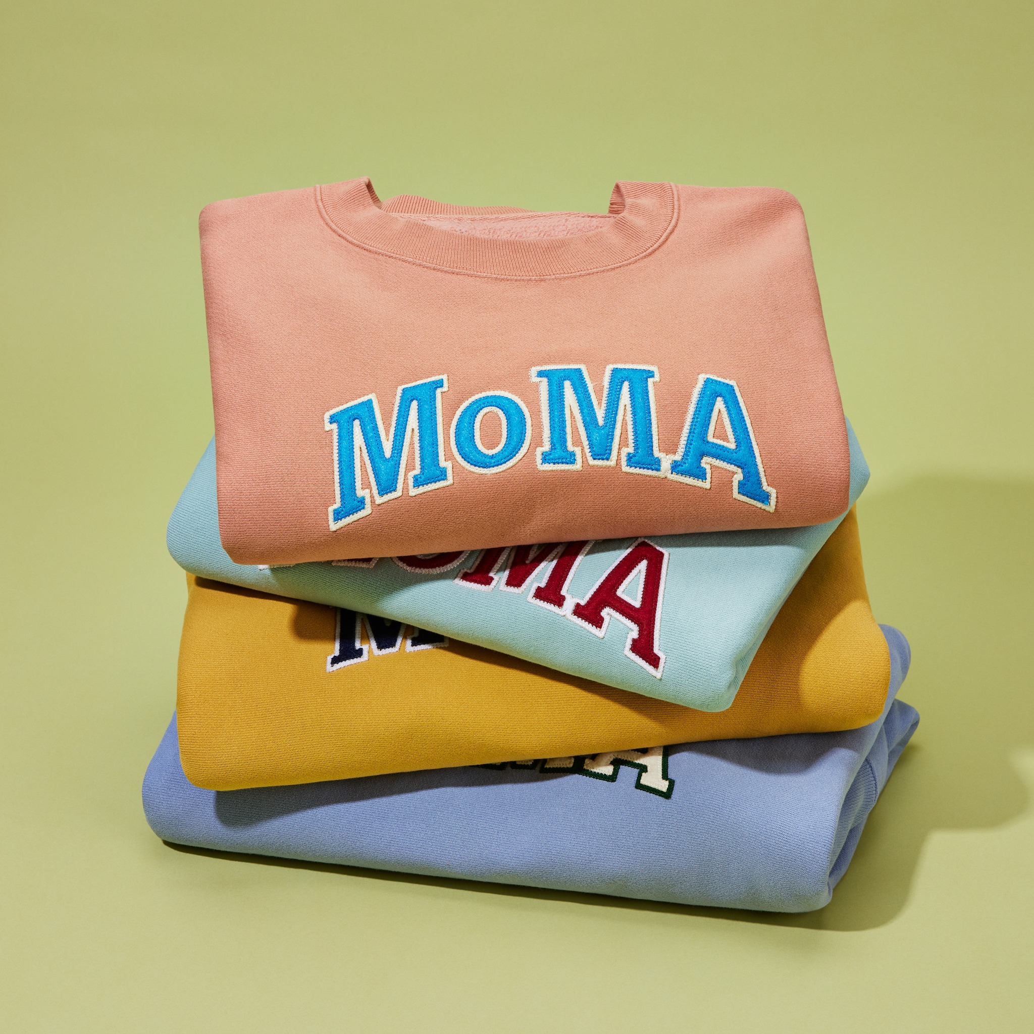 MoMA × Champion の新作コラボアイテムが発売