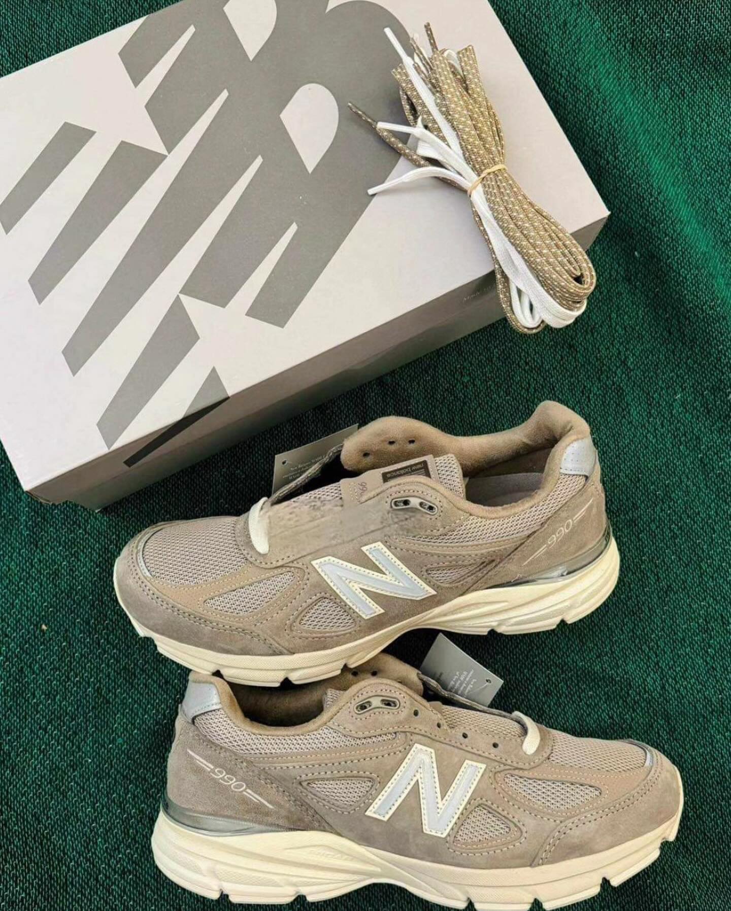 KITH × New Balance 990v4