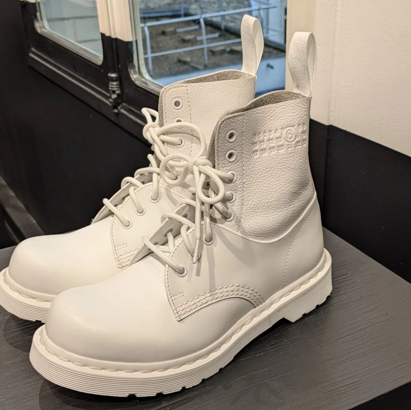 MM6 Maison Margiela × Dr. Martens のコラボローファーが公開