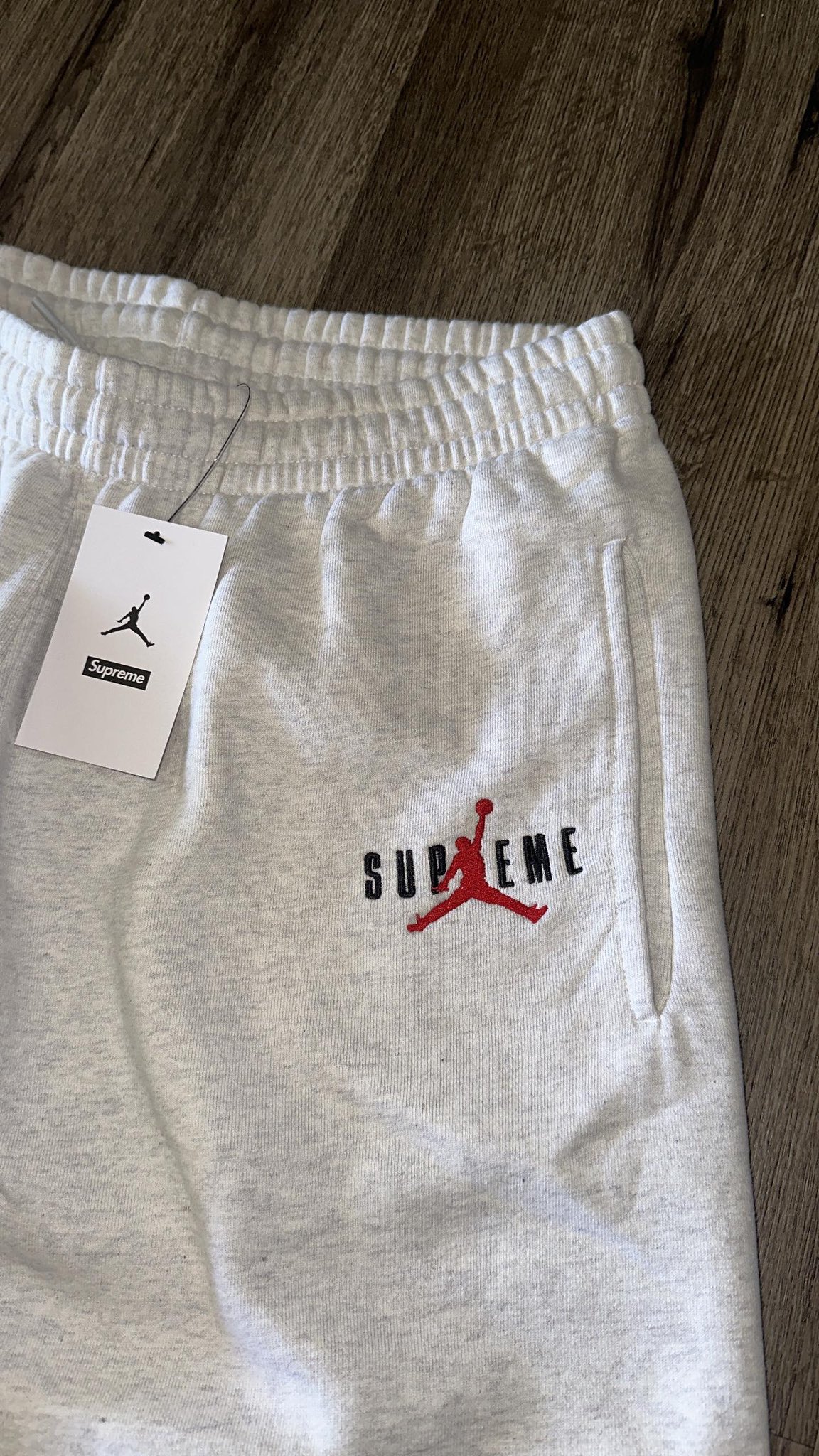 Supreme × JORDAN BRAND 2024年秋冬コラボジャージ、スウェットパンツが公開