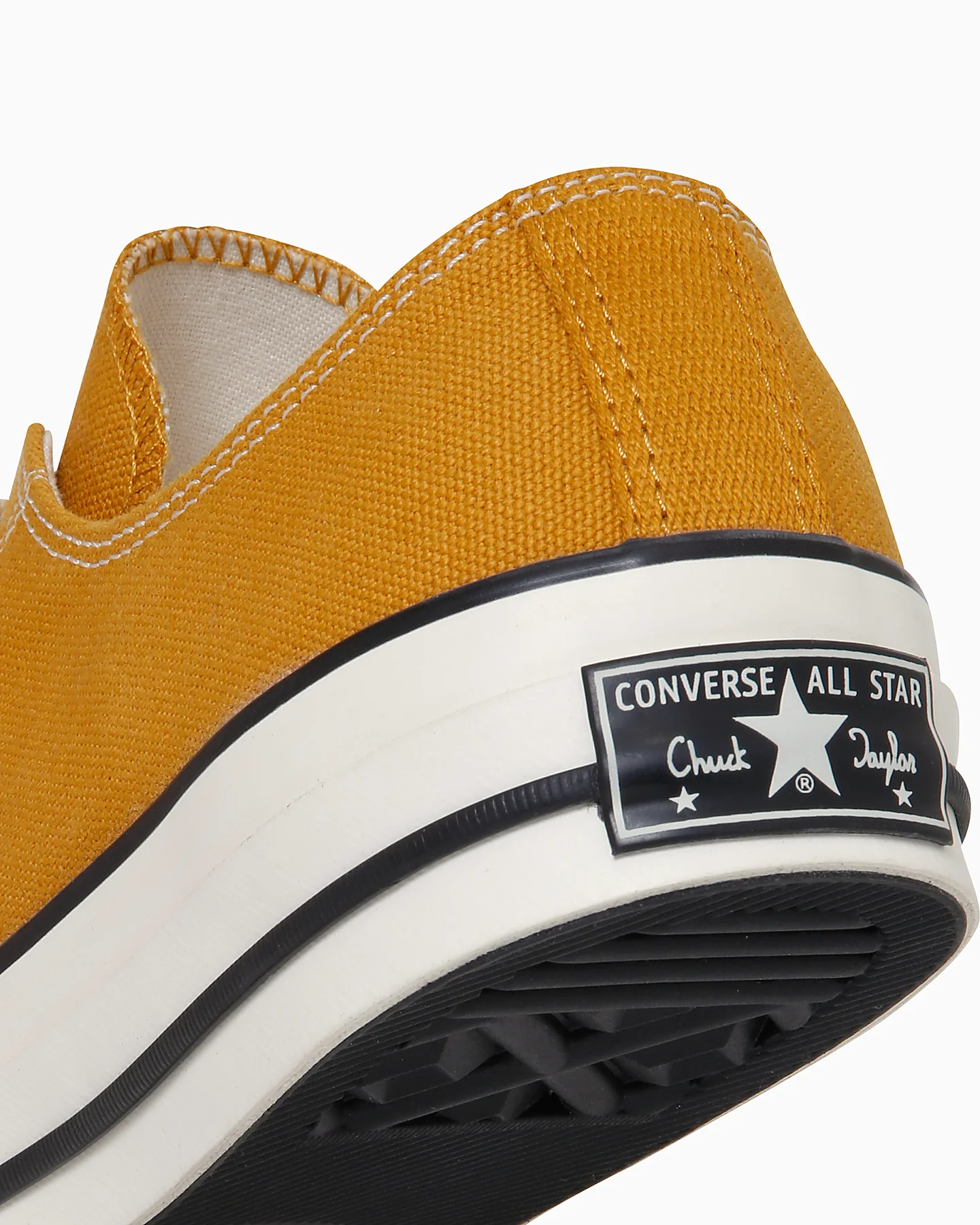 CONVERSE ADDICT より CHUCK TAYLOR CANVAS OX “Gold” が登場