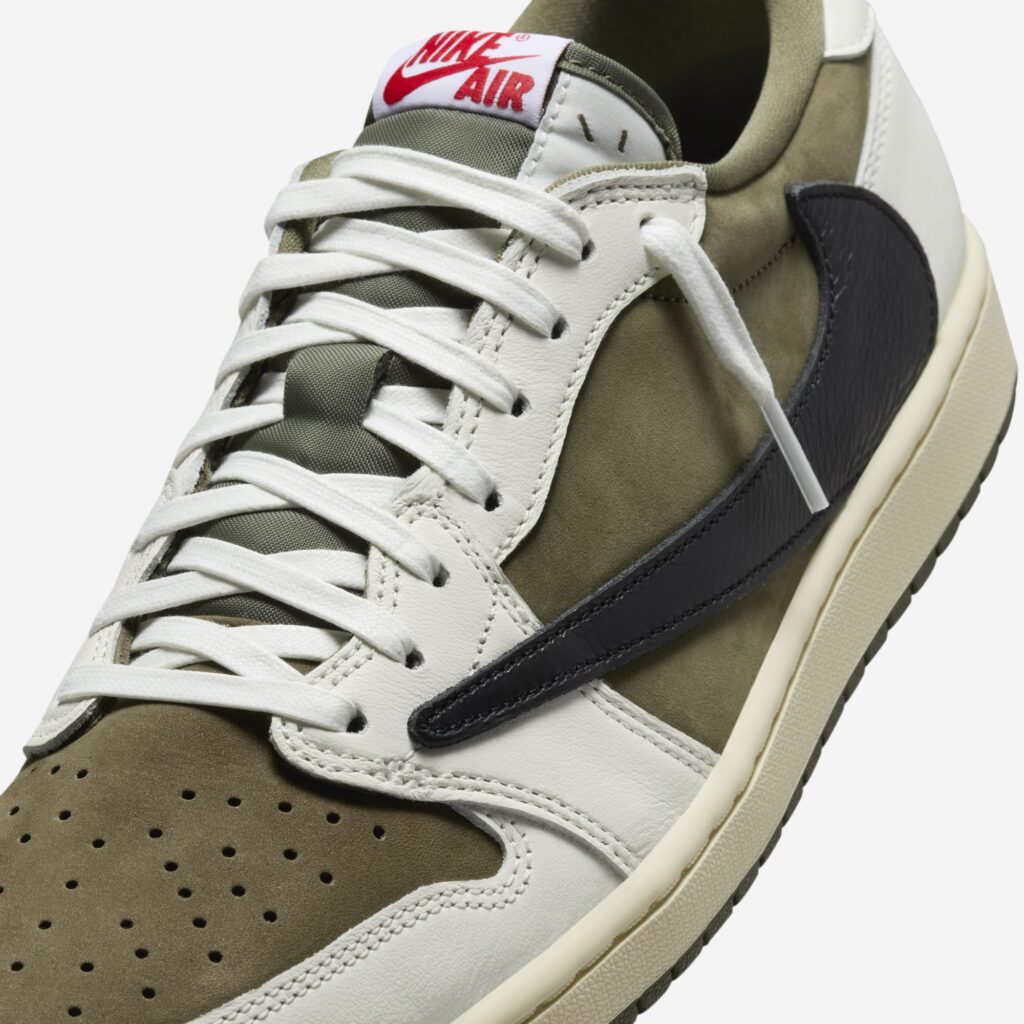 Travis Scott × NIKE AIR JORDAN 1 LOW "MEDIUM OLIVE" のオフィシャル画像が公開