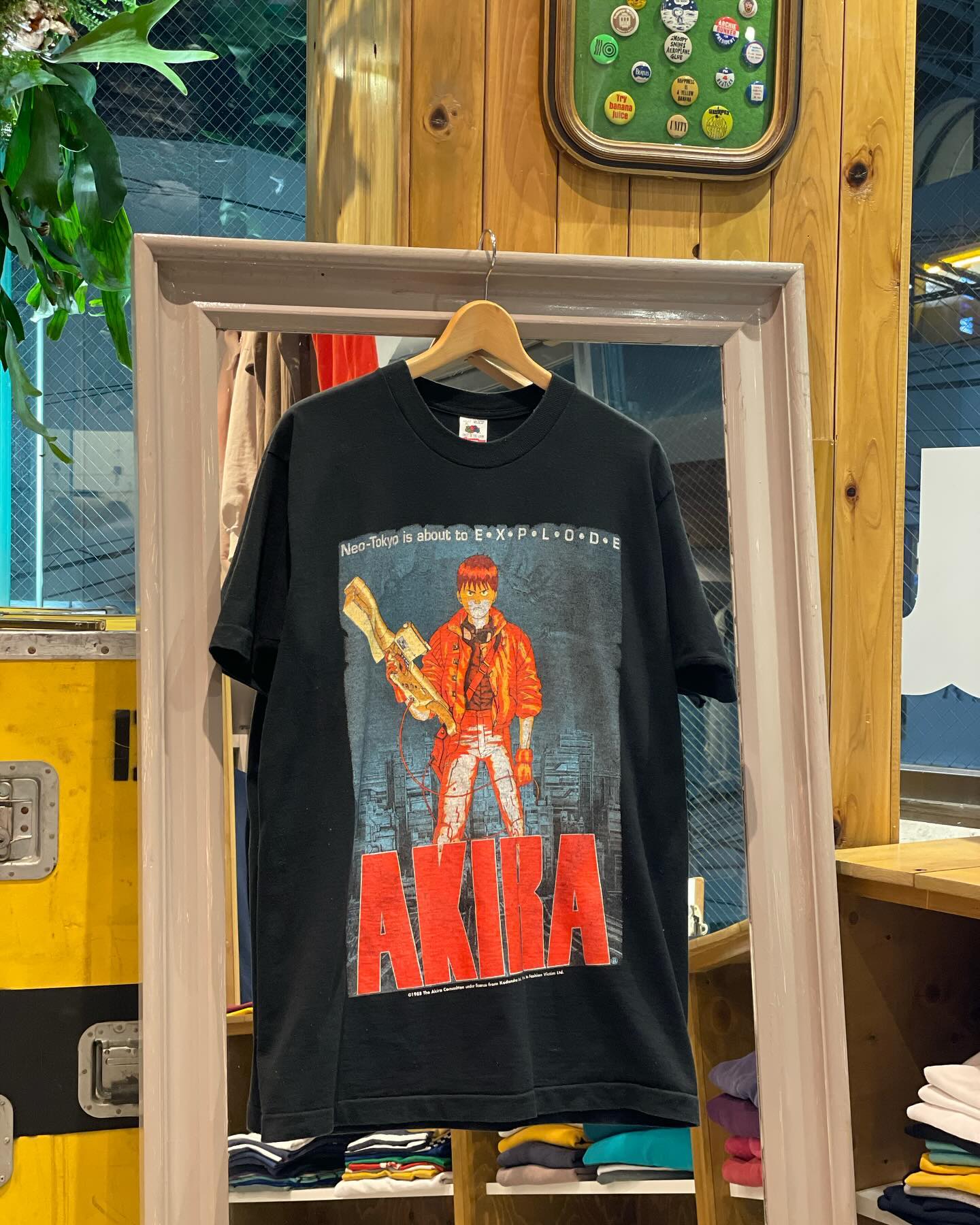 What’z up が AKIRA Tシャツを発売