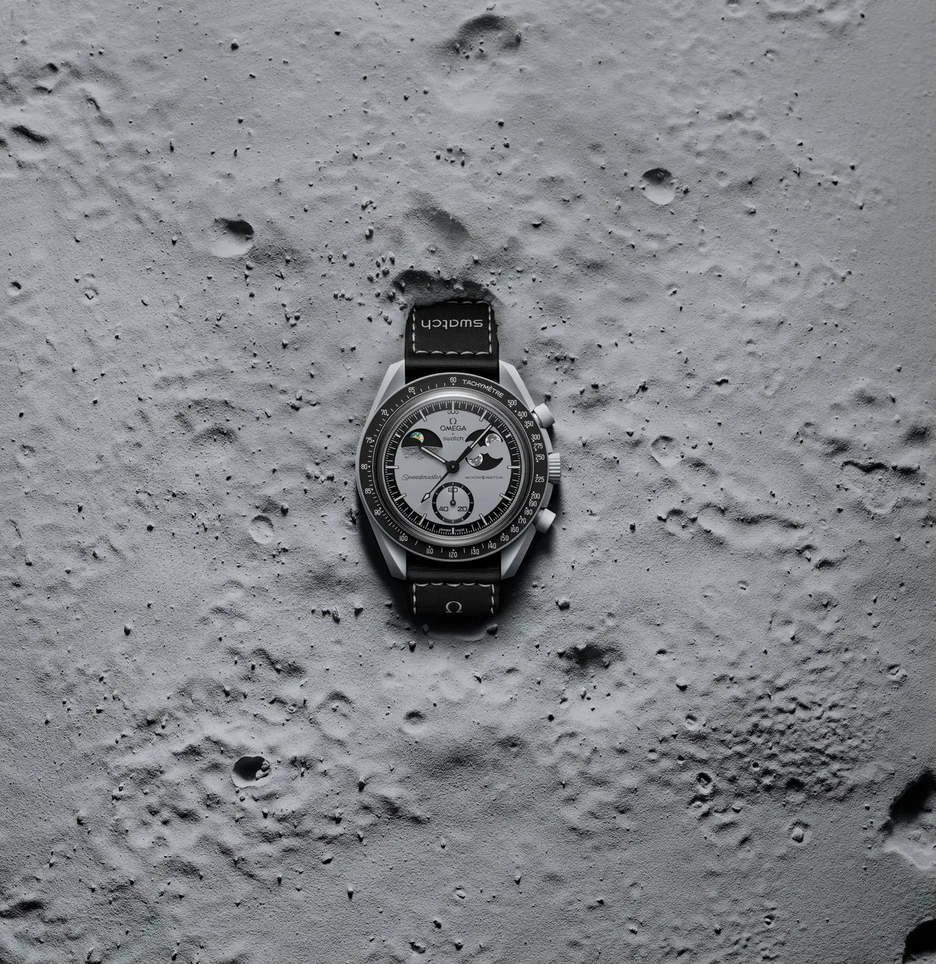 OMEGA × Swatch MoonSwatch の新作 “MISSION TO EARTHPHASE” が登場