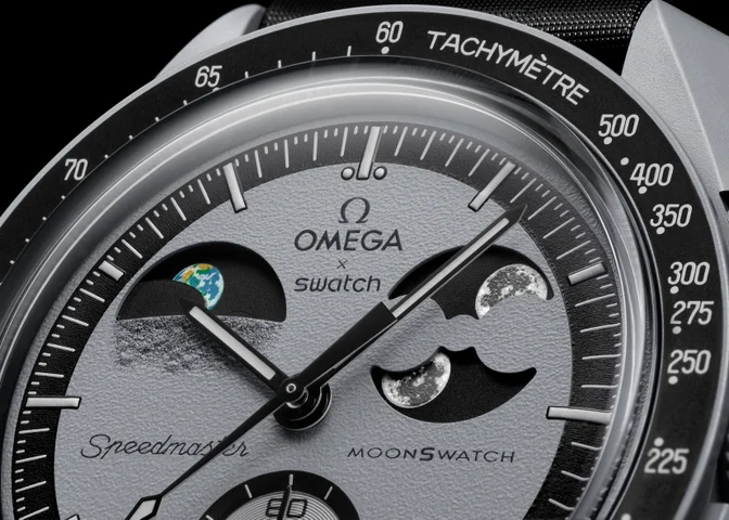 OMEGA × Swatch MoonSwatch の新作 “MISSION TO EARTHPHASE” が登場