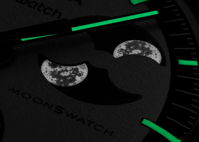 OMEGA × Swatch MoonSwatch の新作 “MISSION TO EARTHPHASE” が登場