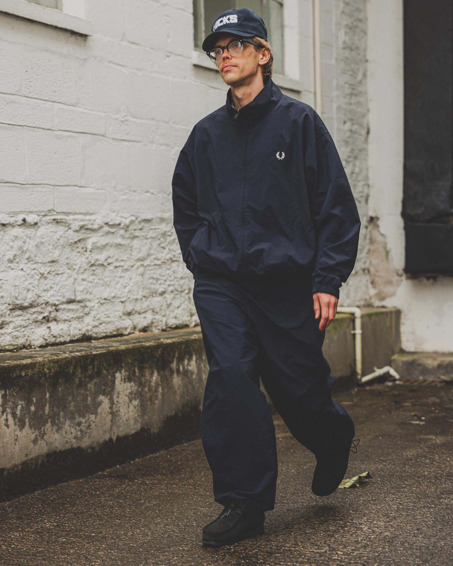 BEAMS から FRED PERRY の新作別注アイテムが登場