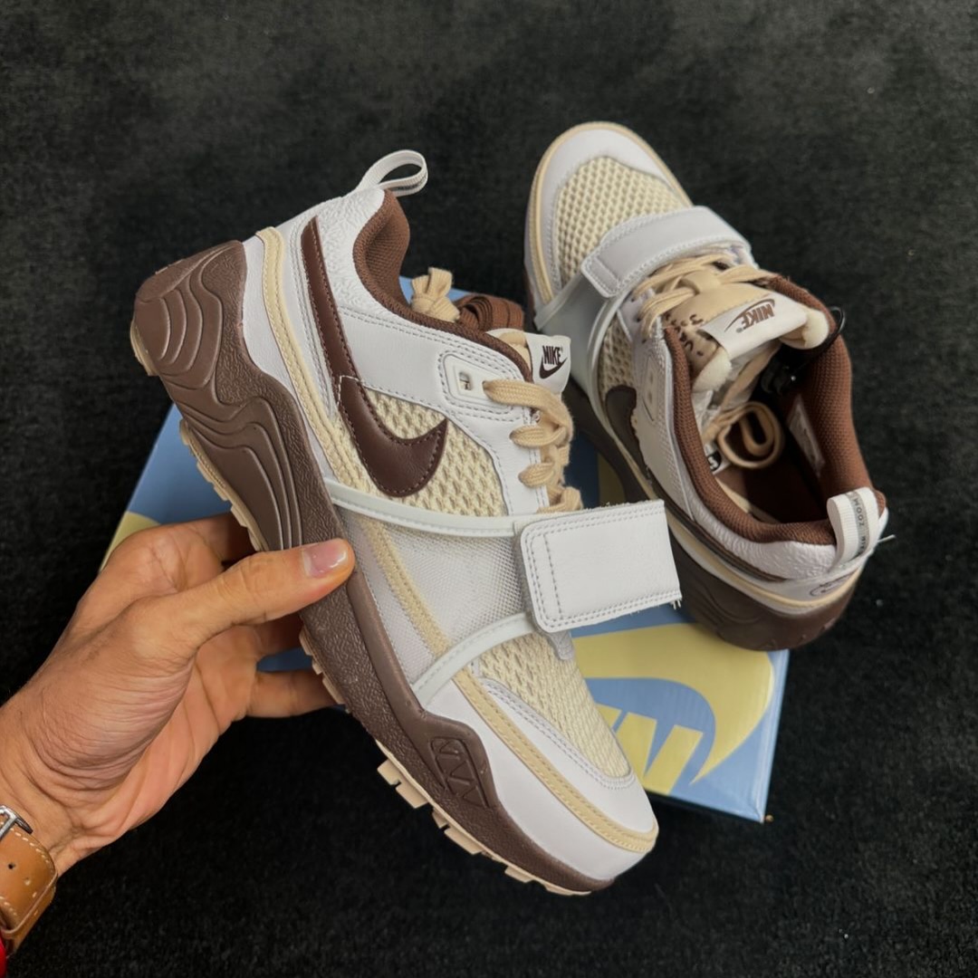 Travis Scott × NIKE ZOOM FIELD JAXX の年内発売カラーが公開