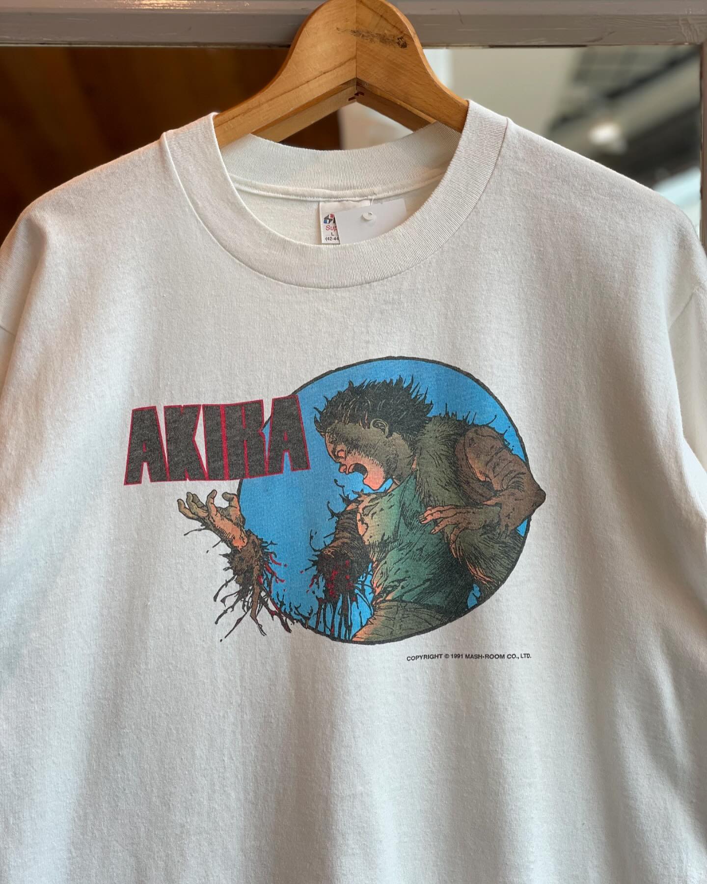 What’z up が AKIRA Grafitti Tシャツを発売