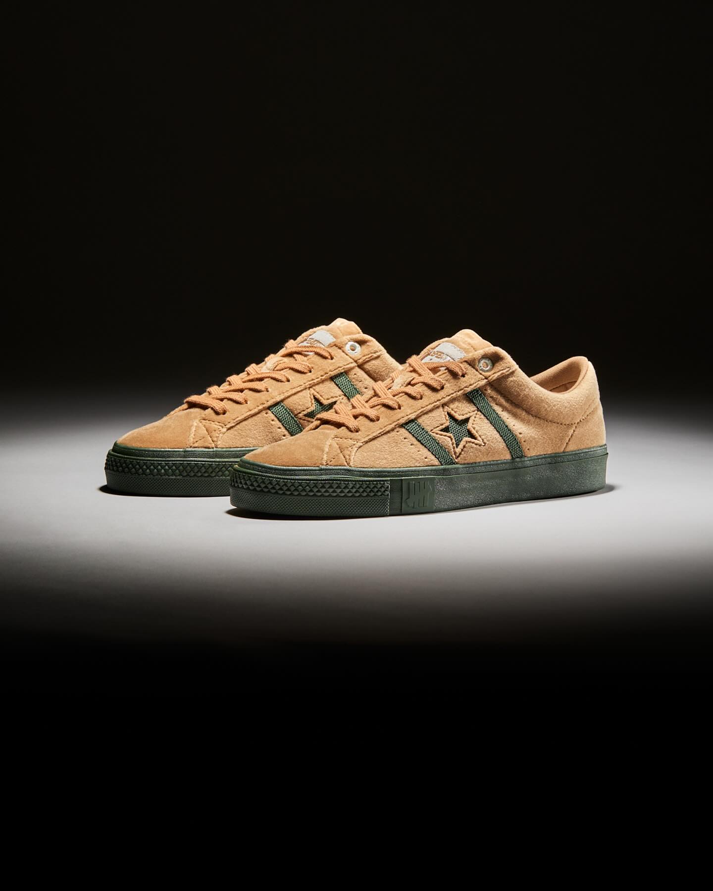 UNDEFEATED × CONVERSE ONE STAR ACADEMY PRO が発売