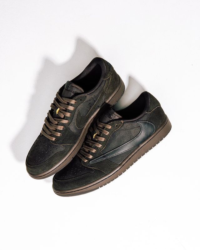 Travis Scott × NIKE AIR JORDAN 1 LOW “Velvet Brown” のディテール画像が公開