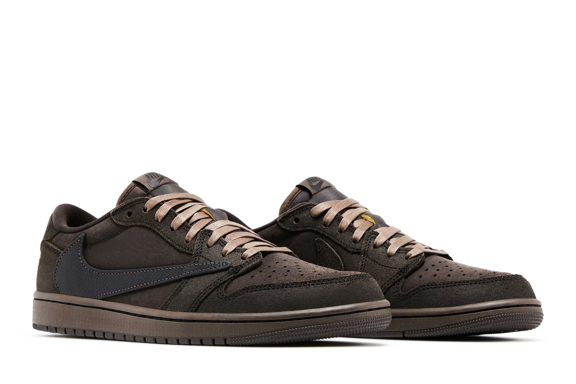 Travis Scott × NIKE AIR JORDAN 1 LOW “Velvet Brown” のディテール画像が公開