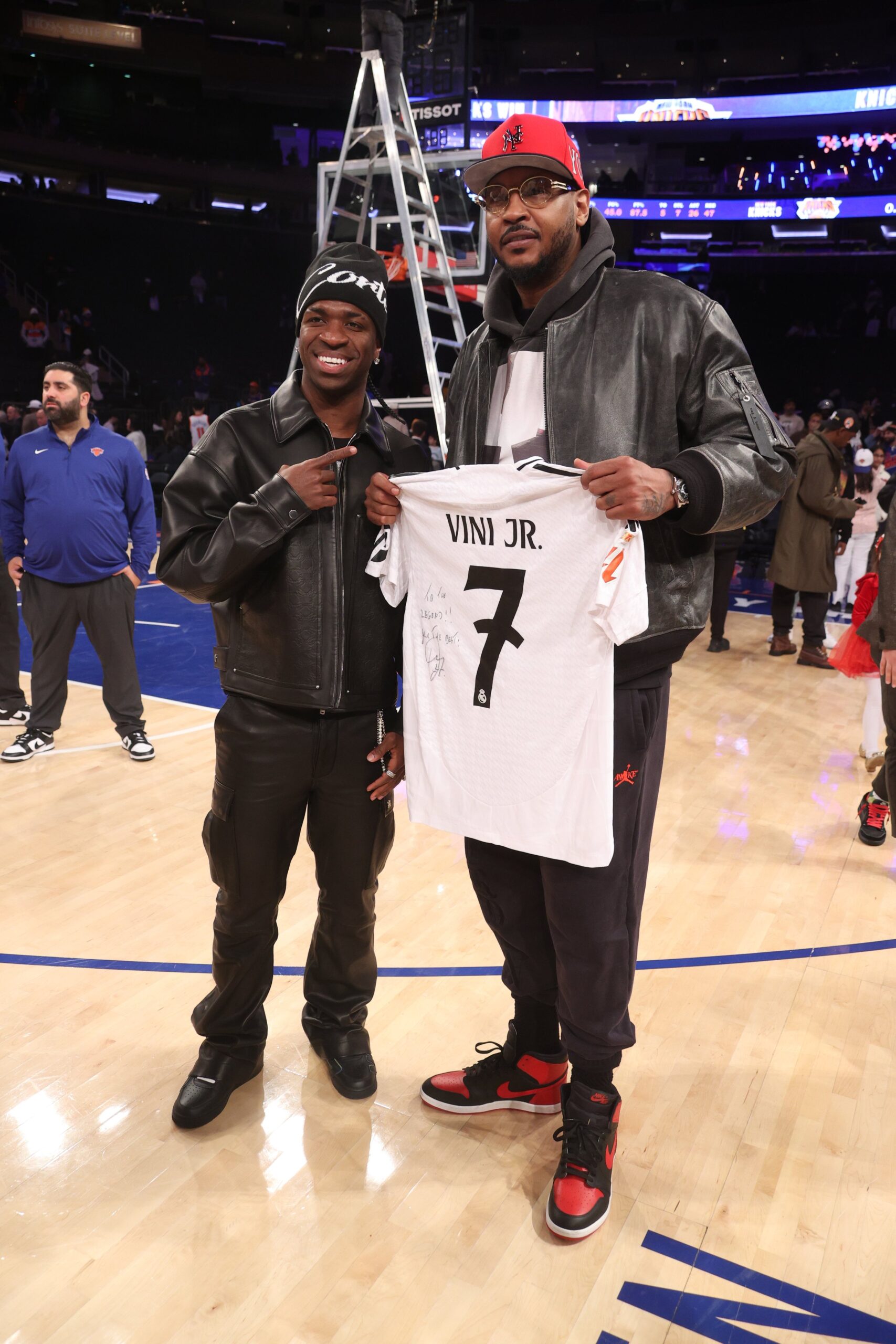 Carmelo Anthony と Fabolous が NIKE AIR JORDAN 1 HIGH '85 “BRED” を着用