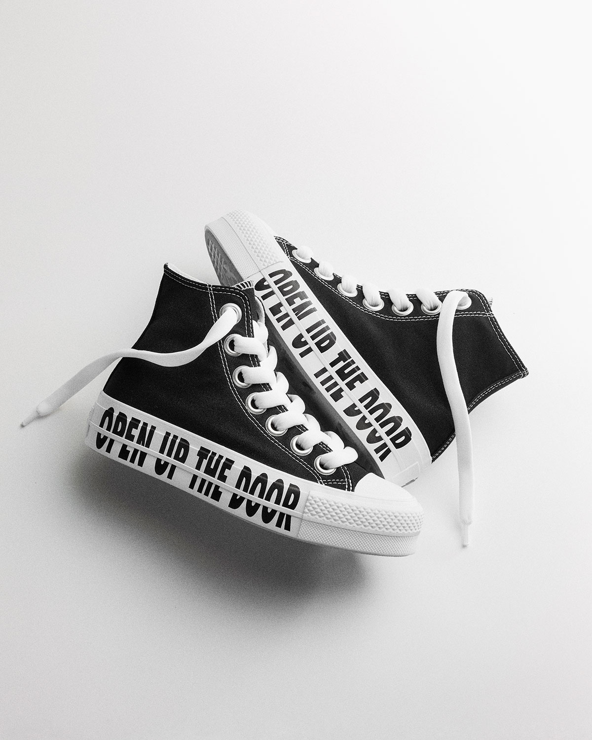 Billie Eilish × CONVERSE の “CONVERSE BY YOU X BILLIE EILISH” が発売