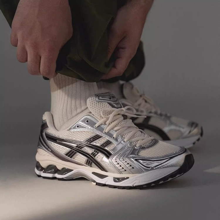 ASICS GEL-KAYANO 14 “Cream/Black” 10月3日(木)発売