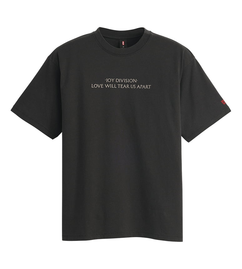 Levi’s® × New Order、Joy Division のコラボTシャツコレクションが発売