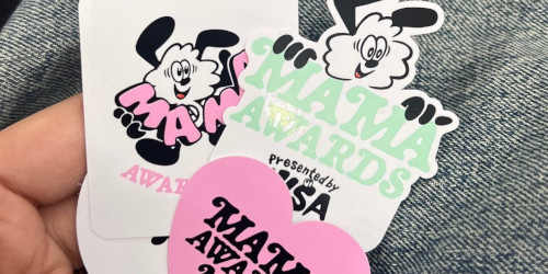 VERDY が 2024 MAMA AWARDS のステッカーをデザイン