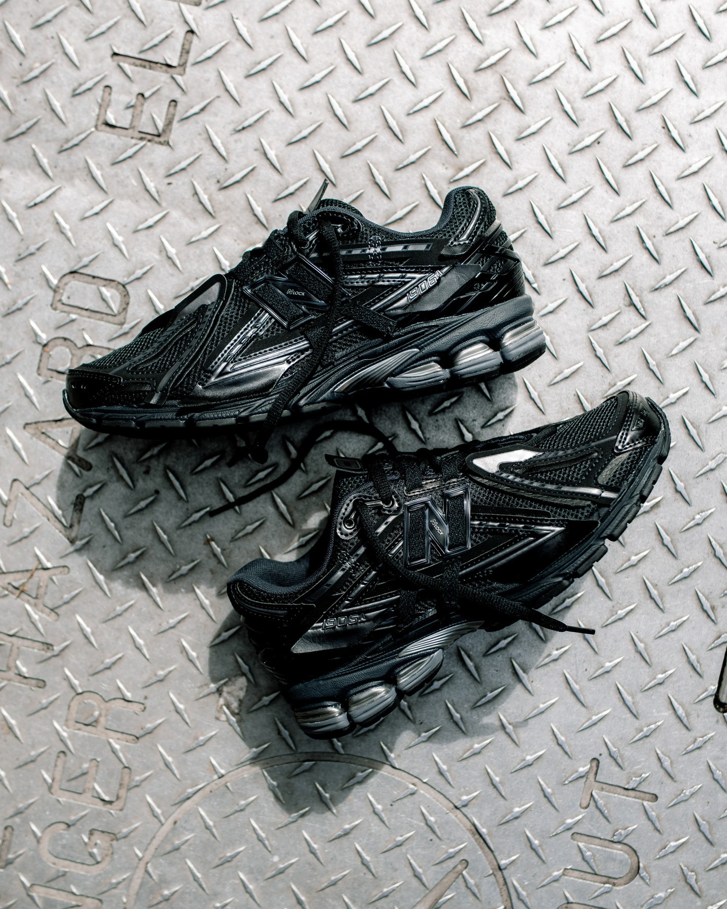 New Balance 1906A “Black/Silver” がオンラインにて発売