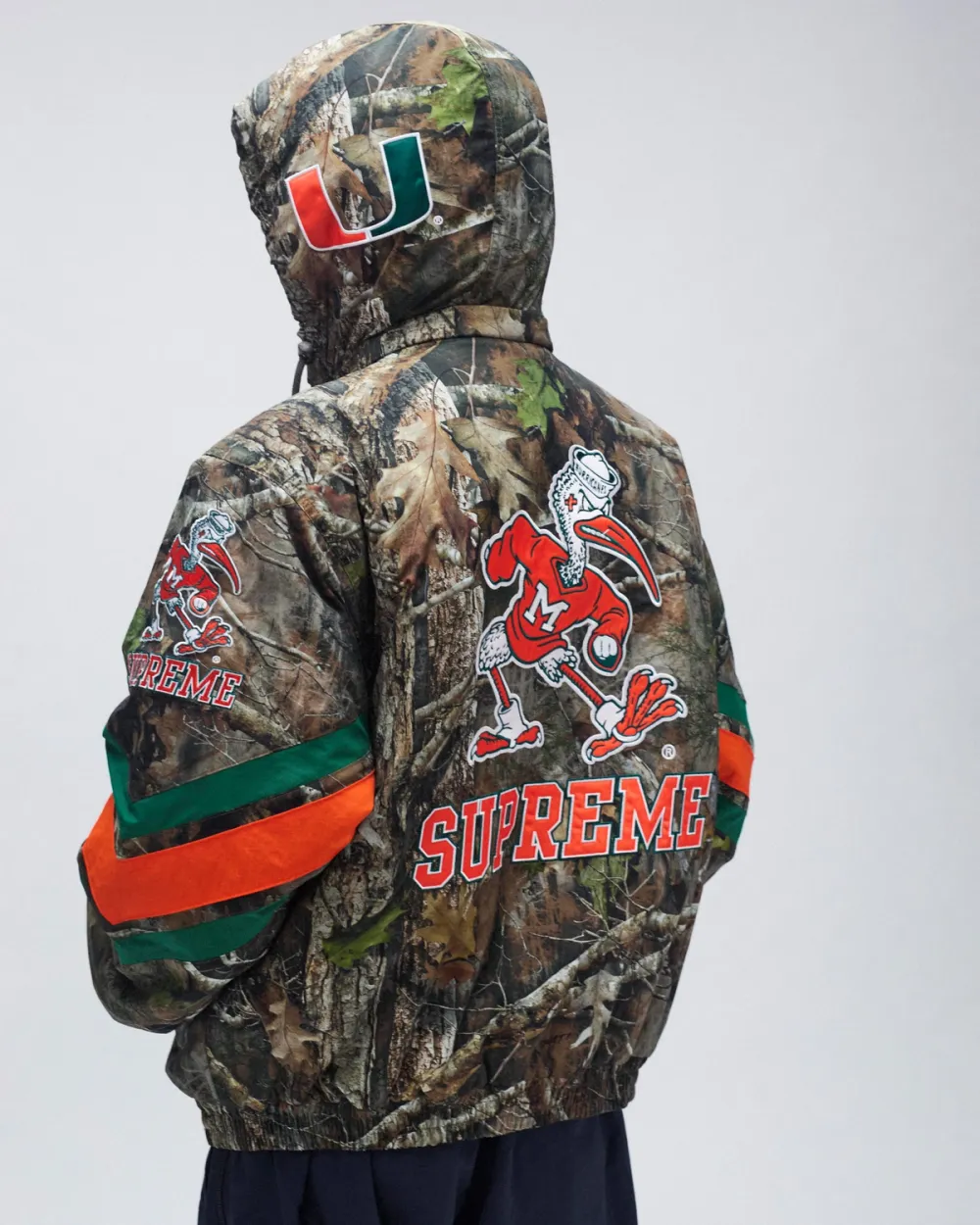 Supreme × Mitchell & Ness × NCAA のトリプルコラボコレクションが来週発売予定